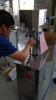 咖啡粉（fěn）小鋁罐半自動封罐（guàn）機